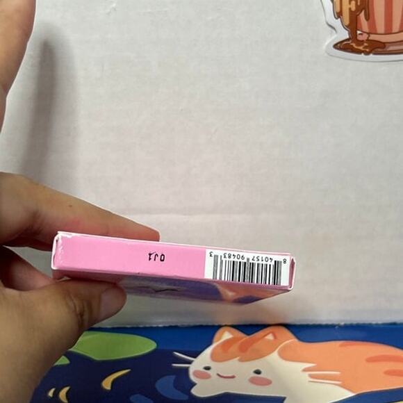 Jeffree Star Eye Shadow Obituary - Picture 4 of 7